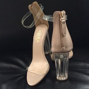 akira nude/clear actylic heal